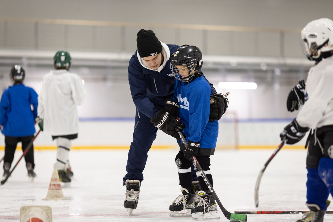 Luistelun jatkokurssi U8–U10 – Vie nuoren jääkiekkoilijan luistelu seuraavalle tasolle